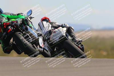 media/Oct-09-2022-SoCal Trackdays (Sun) [[95640aeeb6]]/Turn 9 Backside (120pm)/